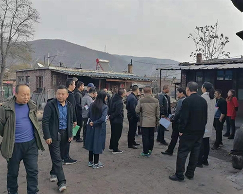 縣委、鎮(zhèn)府領(lǐng)導(dǎo)驗收工程