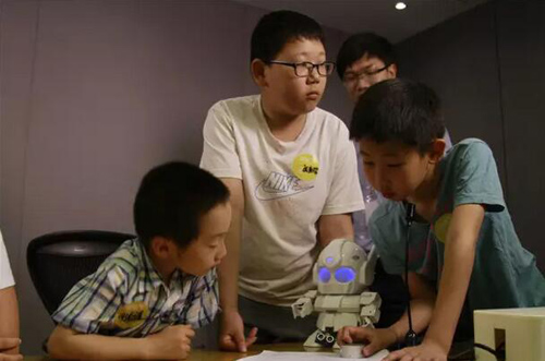 童程童美參與Bluemix少年開發(fā)者趣玩體驗營