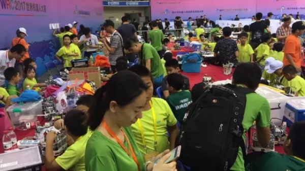 WRO | 綠色風(fēng)暴走向世界 童程童美兩名小選手將參加WRO國際賽