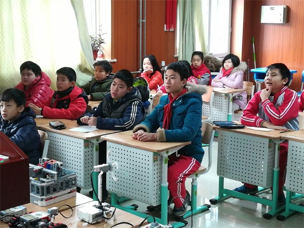 公益校園行 | 童程童美智能機(jī)器人什剎海校園講座，探索科技的魅力！