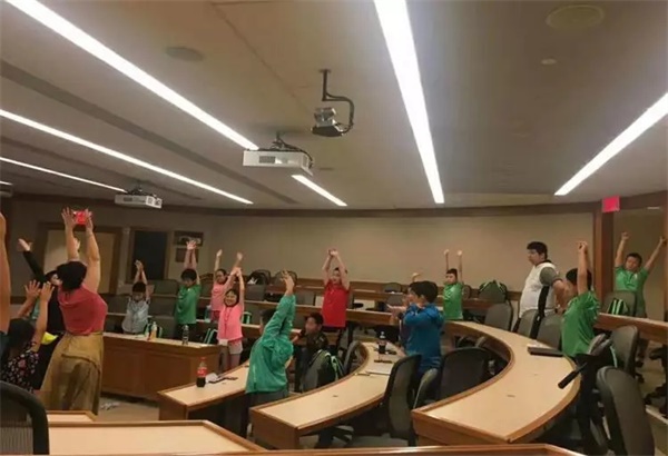 世界做課堂，旅途見成長——研學營金牌領隊董娜老師帶隊分享