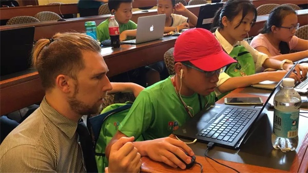 行萬里路，讀萬卷書——研學(xué)營金牌領(lǐng)隊謝麗娟老師帶隊分享