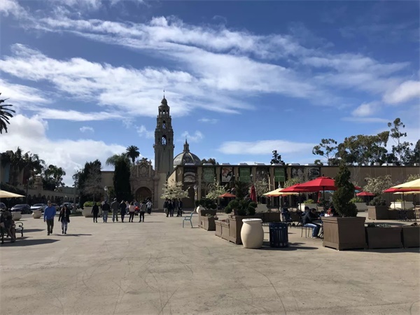 在世界頂級(jí)名校斯坦福大學(xué)學(xué)編程，讓孩子走在國(guó)際教育的前沿