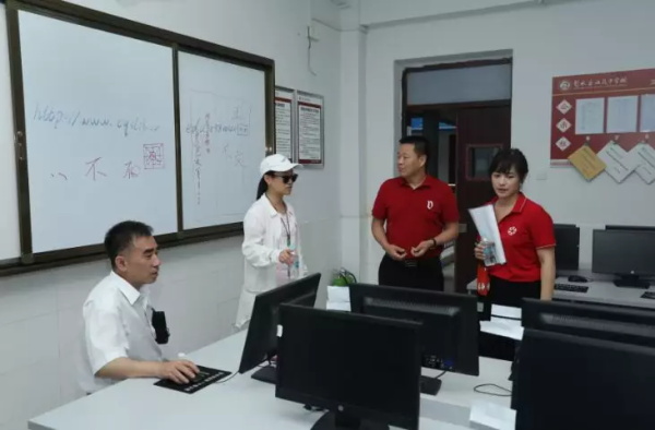 童程童美深入重慶貧困縣，捐贈(zèng)百萬(wàn)助力編程教育發(fā)展！