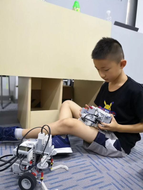 走向勝利，202顆明日之星云集童程童美RoboRAVE國際大賽暑期特訓營！