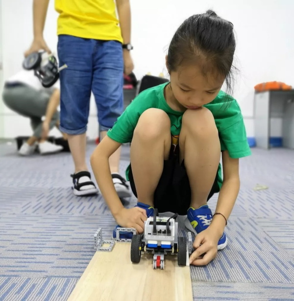 走向勝利，202顆明日之星云集童程童美RoboRAVE國際大賽暑期特訓營！