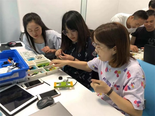 公益助學(xué) | 童程童美發(fā)揮編程教學(xué)優(yōu)勢(shì)，推動(dòng)中國(guó)教育資源均衡發(fā)展 
