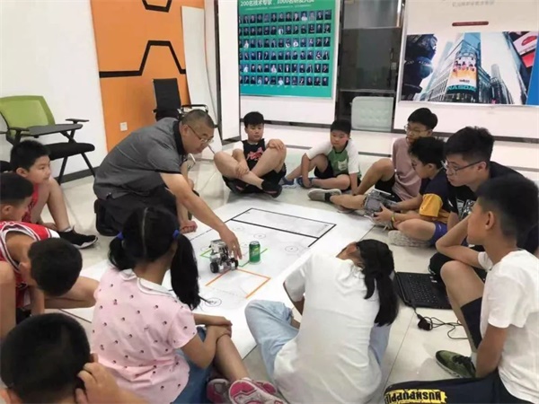 2020童程童美加拿大機(jī)器人高端技術(shù)集訓(xùn)營開啟，海外專家親臨指導(dǎo)！ 