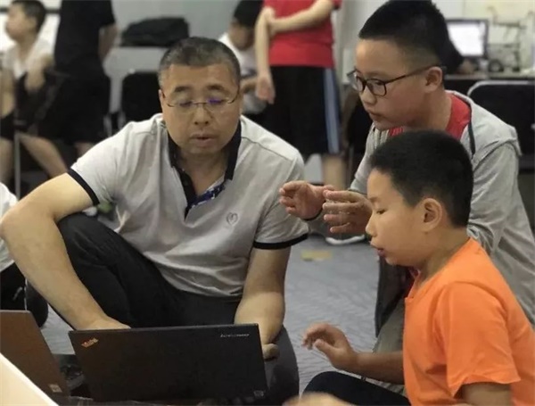 2020童程童美加拿大機(jī)器人高端技術(shù)集訓(xùn)營開啟，海外專家親臨指導(dǎo)！ 