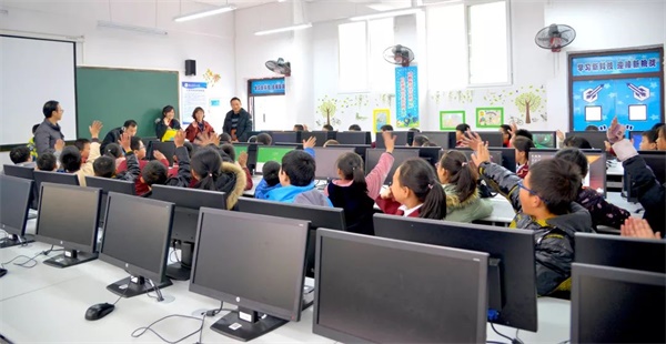 公益助學(xué)，點(diǎn)亮夢(mèng)想！童程童美用實(shí)際行動(dòng)推動(dòng)中國(guó)少兒編程教育發(fā)展 